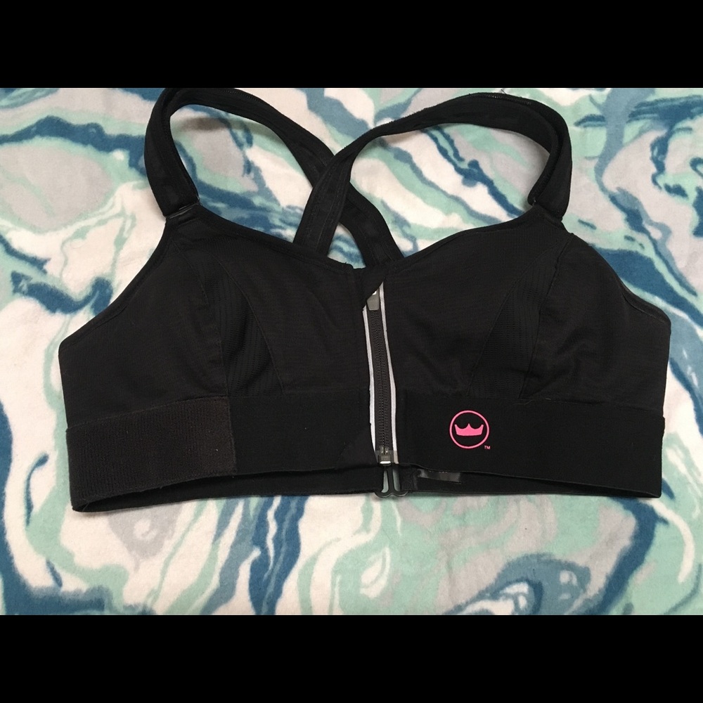 SheFit adjustable and supportive sports bra